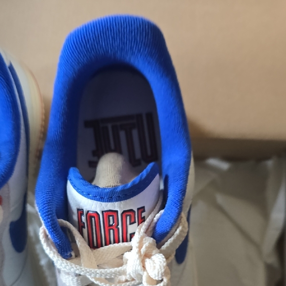Nike Kids Sneakers in Blue and White - Picture 10 of 10